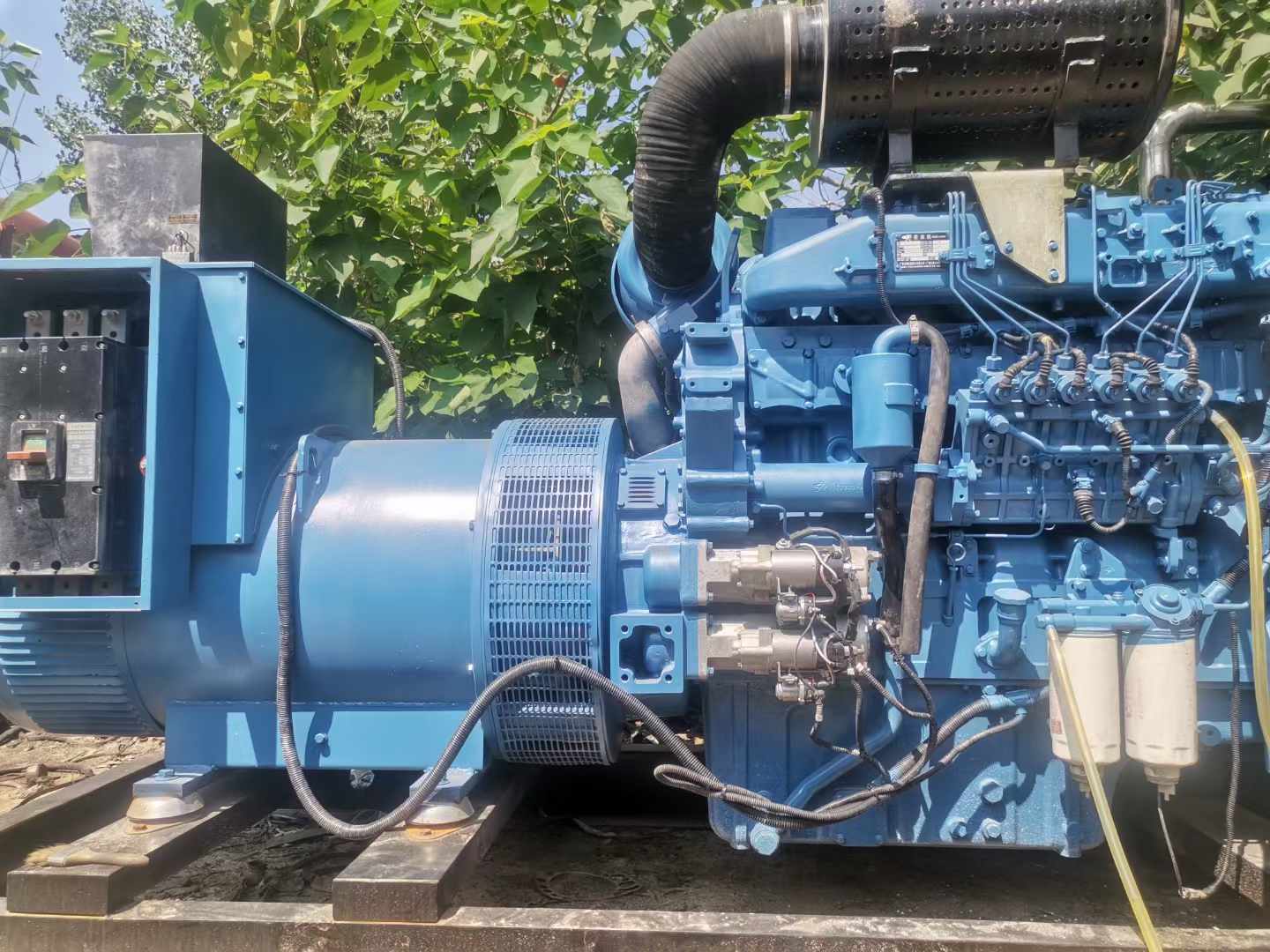 玉门详细说明降低 800kW 柴油发电机输出电流波动的方法